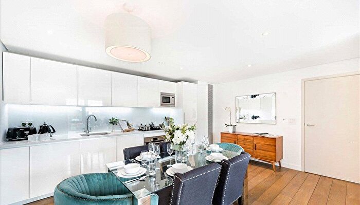 3 Bedroom Flat To Rent In Merchant Square East, London, W2
