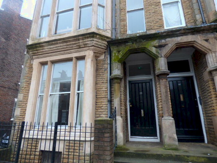 2 Bedroom Apartment To Rent In Catharine Street, L8