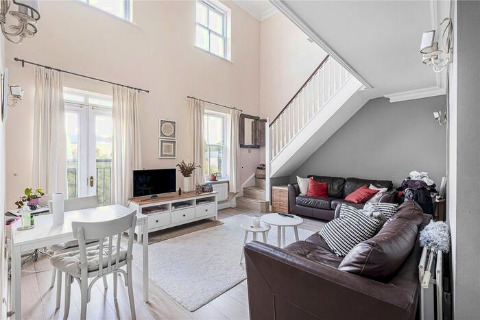 2 Bedroom Flat To Rent In Alderny Mews, London, Uk, SE1