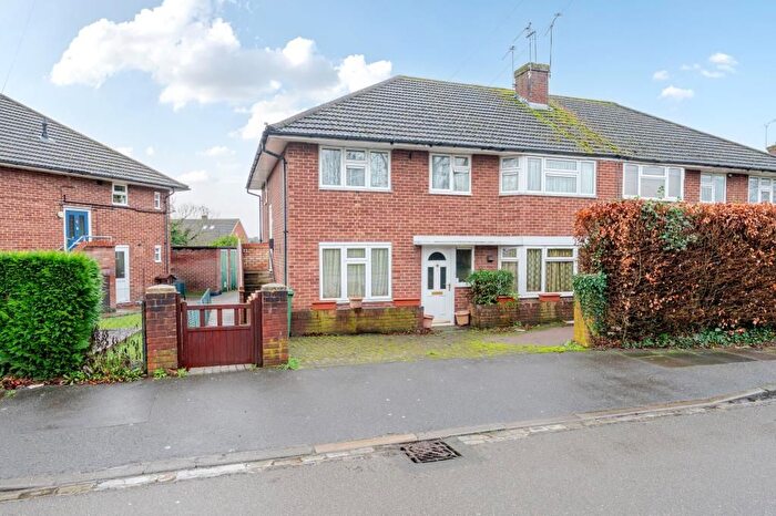 2 Bedroom Maisonette For Sale In Maidenhead, Berkshire, SL6