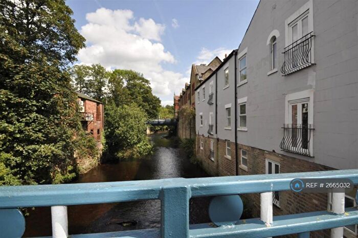 1 Bedroom Flat To Rent In Riverside House, Stalybridge, SK15