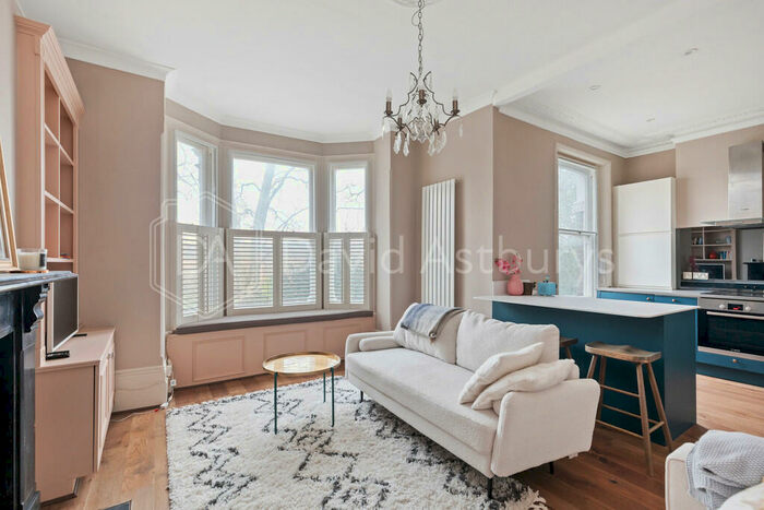 2 Bedroom Apartment To Rent In Middle Lane, Crouch End, London, N8