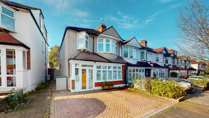 3 Bedroom Terraced House To Rent In Altyre Way, Beckenham, Kent, BR3