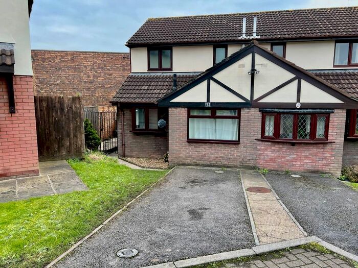 2 Bedroom Semi-Detached House To Rent In School Walk, Whitehall, Bristol BS5