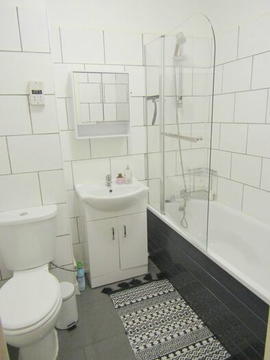 1 Bedroom Flat To Rent In Trinity Close, Leytonstone, E11