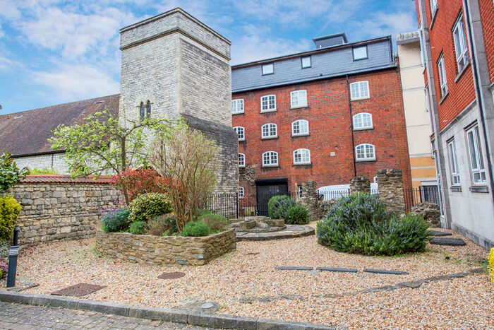 2 Bedroom Flat To Rent In Flat The Greenwich Gloucester Sq, Southampton, SO14