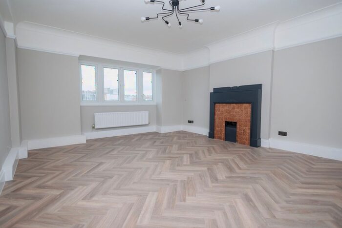 4 Bedroom Flat To Rent In Richmond Hill, Bournemouth, BH2