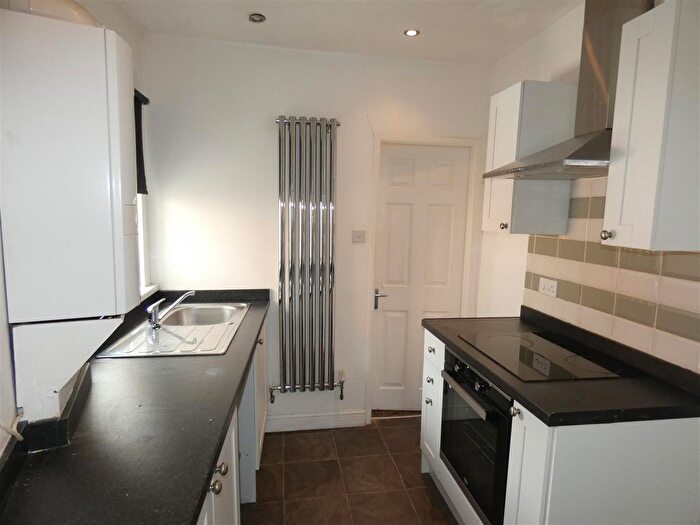 2 Bedroom Flat To Rent In St. Thomas Street, Low Fell, Gateshead, NE9