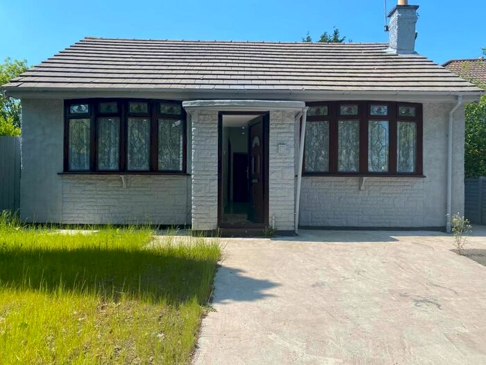 4 Bedroom Bungalow To Rent In Birmingham New Road, Wolverhampton, WV4