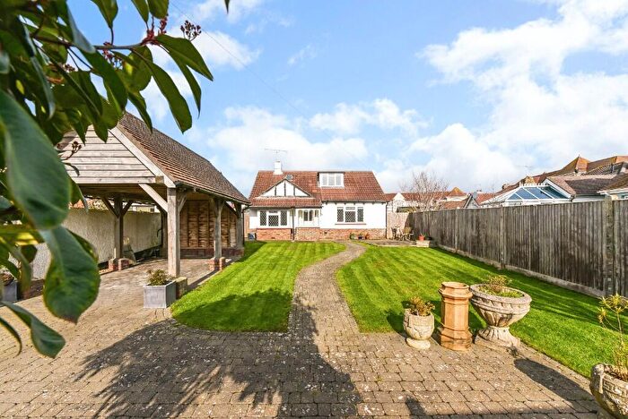 3 Bedroom Detached House For Sale In Halliwick Gardens, Felpham, Bognor Regis, West Sussex, PO22