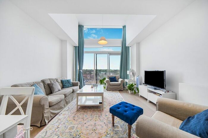 2 Bedroom Flat To Rent In River Gardens Walk, London, SE10