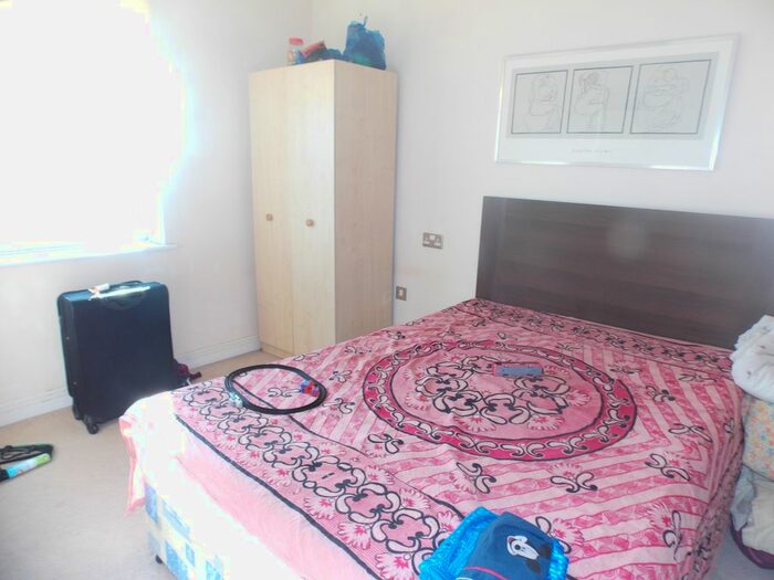 1 Bedroom Flat To Rent In Spectrum Tower, - Hainault Street, Ilford, IG1