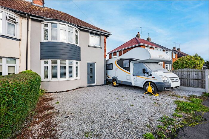 3 Bedroom Semi-Detached House For Sale In Bateman Road, Hellaby, Rotherham, S66