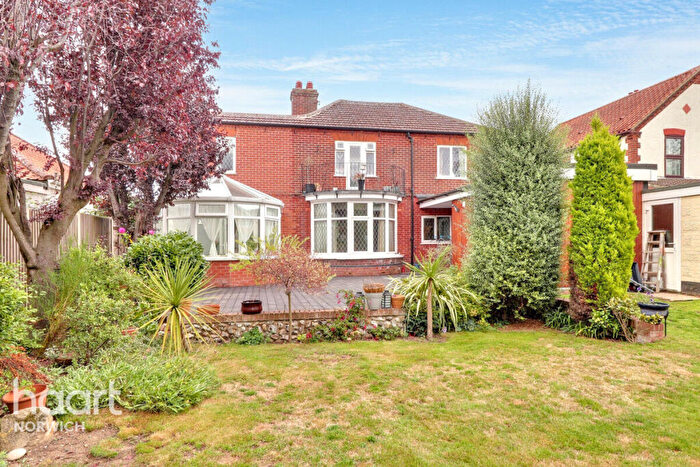 4 Bedroom Detached House For Sale In Cromer Road, Norwich, NR6