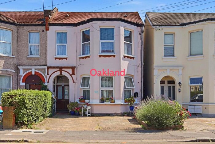 1 Bedroom Flat To Rent In Balfour Road, Ilford, IG1