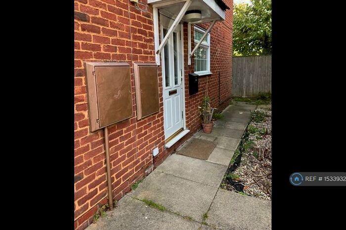 2 Bedroom Maisonette To Rent In Durand Road, Earley, Reading, RG6