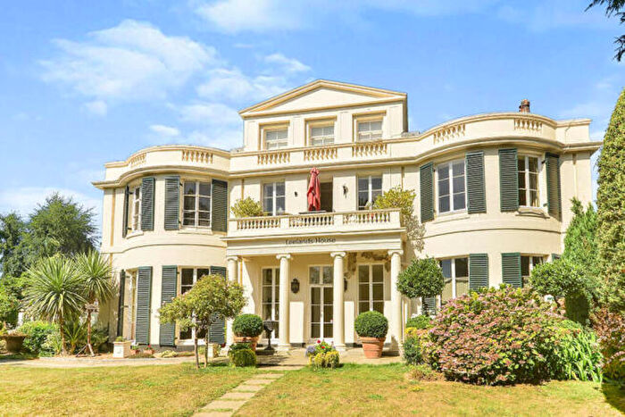 2 Bedroom Apartment For Sale In Grams Road, Walmer, CT14