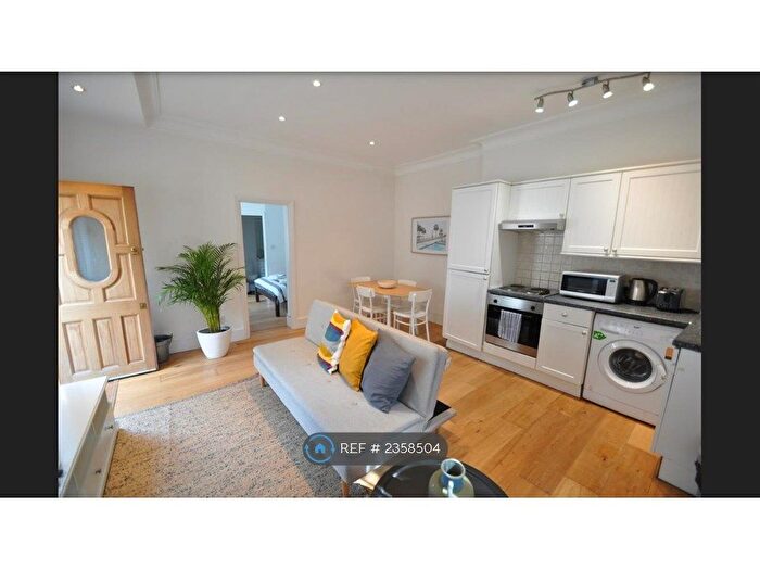 1 Bedroom Flat To Rent In St Peters Street, London, N1