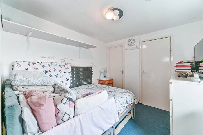 1 Bedroom Flat For Sale In Hubbard Road, West Norwood, London, SE27