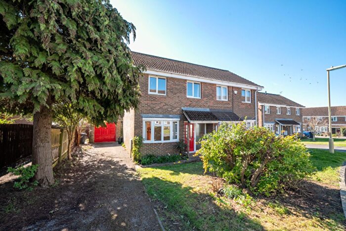 3 Bedroom Semi Detached House For Sale In Bede Drive, Charlton, SP10