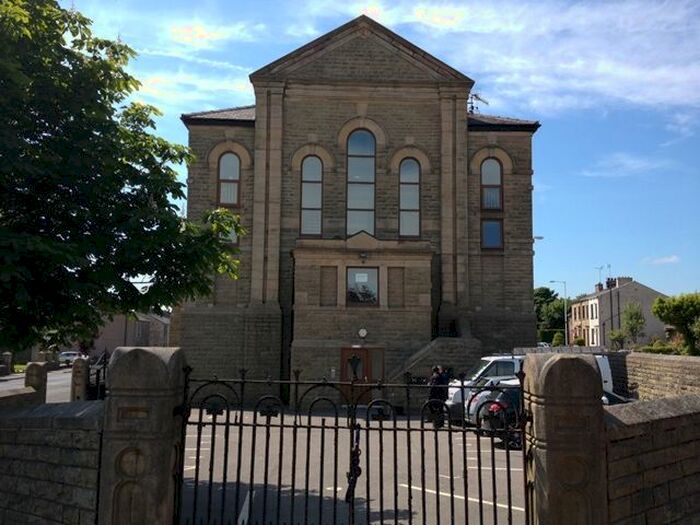 1 Bedroom Flat To Rent In New Line, Bacup, OL13