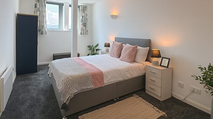 2 Bedroom Flat To Rent In Apartment, City Exchange, Lowgate, Hull, HU1