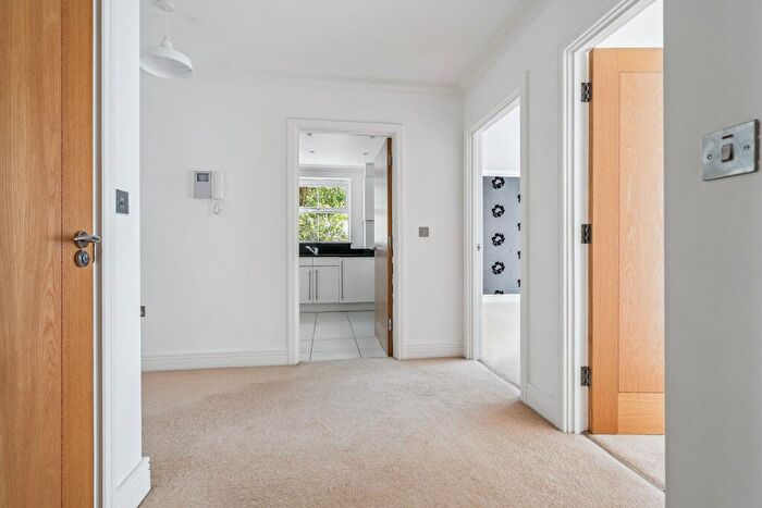 2 Bedroom Apartment For Sale In Westfield Park, Hatch End, Pinner, HA5