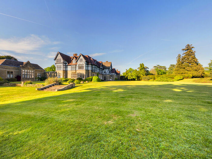 2 Bedroom Apartment To Rent In Forest Road, Colgate, RH12