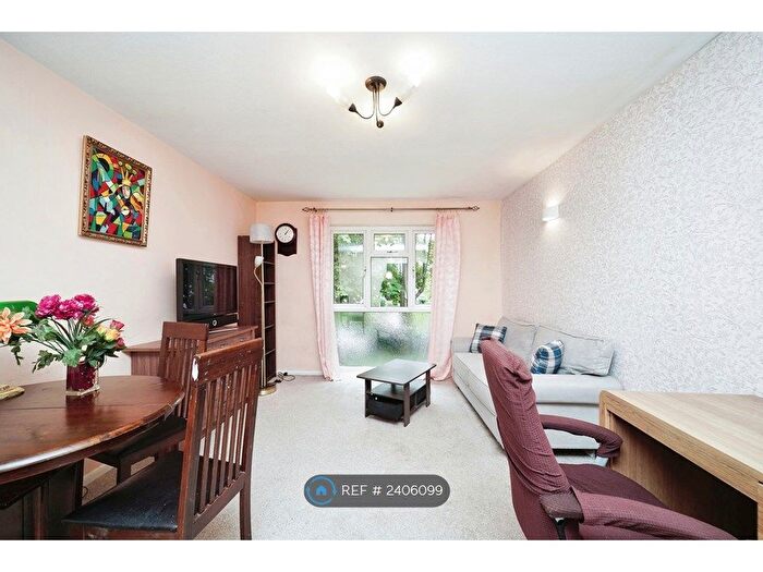 1 Bedroom Flat To Rent In Eton Road, Sutton, SM2