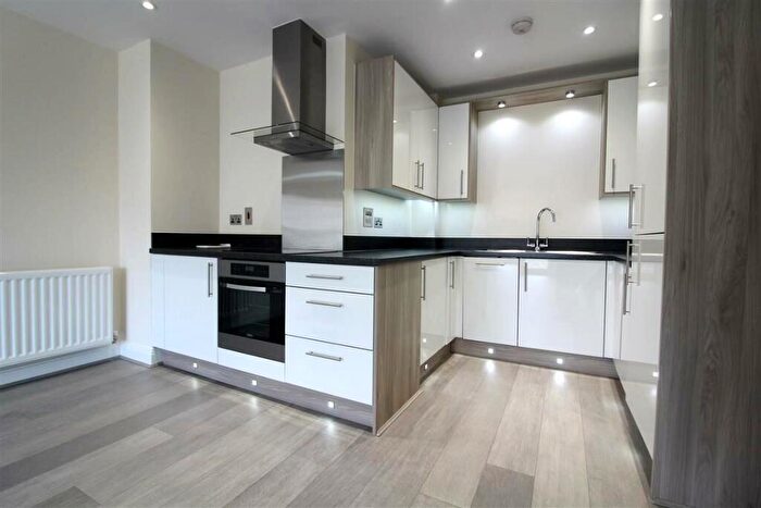 2 Bedroom Apartment To Rent In Grebe Way, Maidenhead, SL6