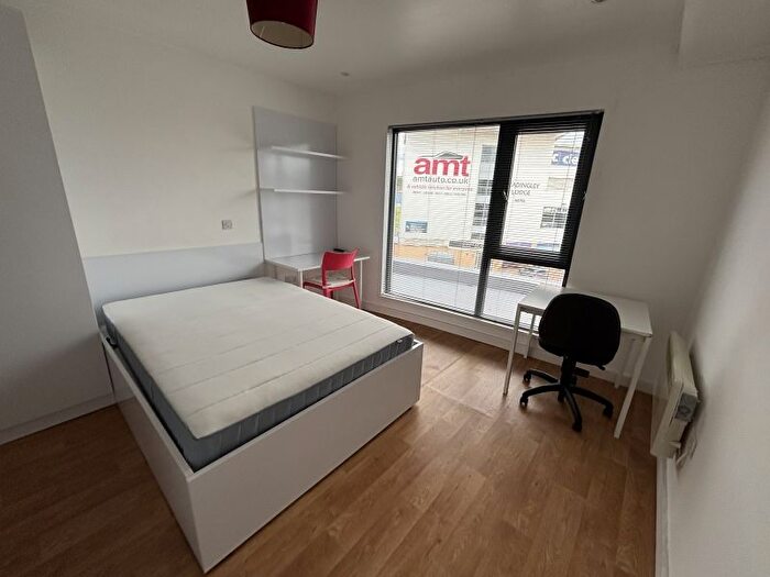 1 Bedroom Studio To Rent In The Pavillion, St Michaels Lane, Headingley, Leeds, LS6