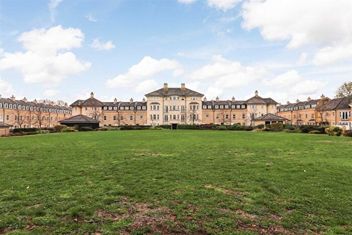 2 Bedroom Flat For Sale In St. Matthews Gardens, Cambridge, CB1