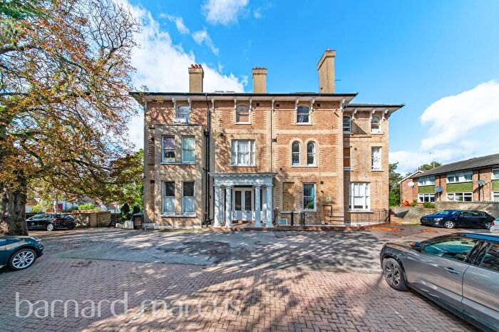 2 Bedroom Flat For Sale In Bramley Hill, South Croydon, CR2