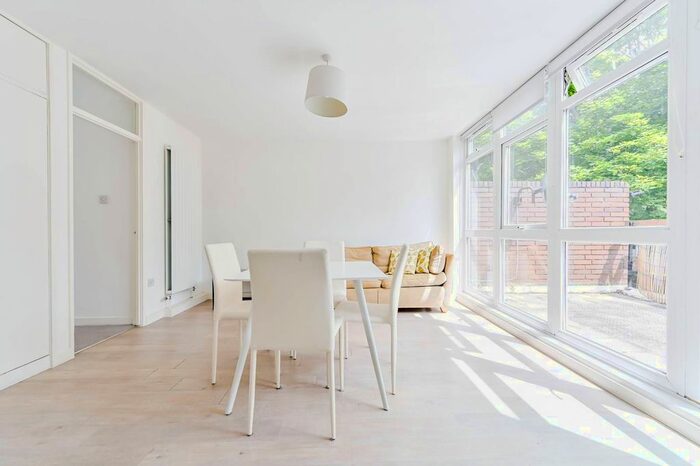 1 Bedroom Flat To Rent In Patio Close, Clapham Park, London, SW4