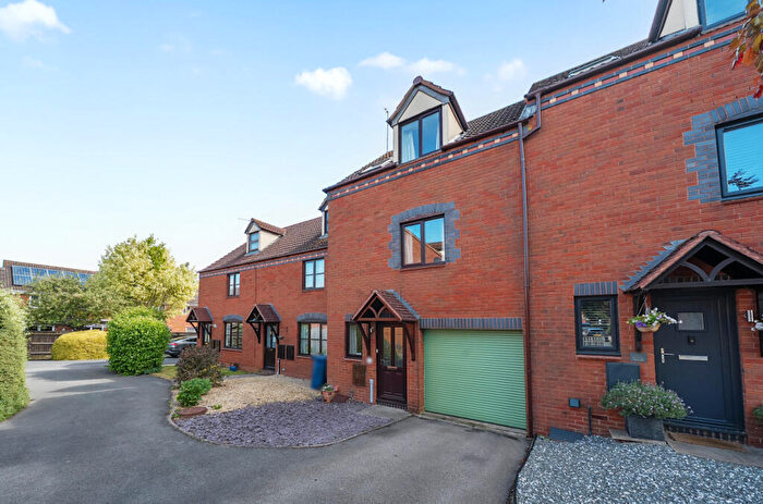 3 Bedroom Terraced House For Sale In Mowbray Avenue, Tewkesbury, Gloucestershire, GL20