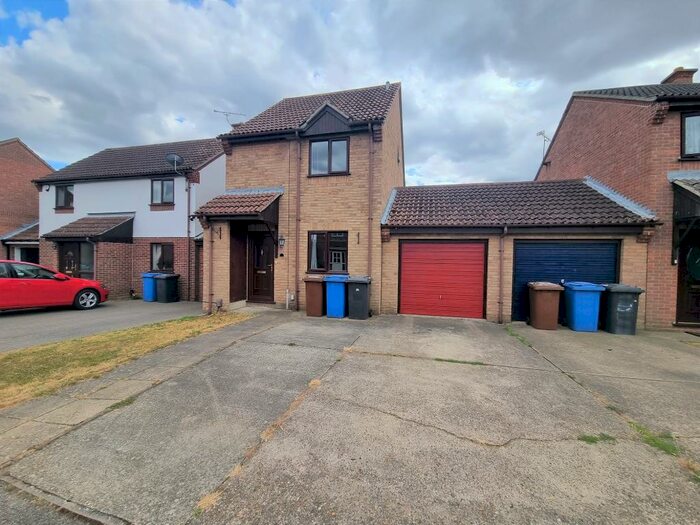 2 Bedroom Link Detached House To Rent In Hockney Gardens, Ipswich, IP3