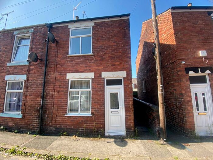 2 Bedroom Semi-Detached House To Rent In Alma Street West, Chesterfield, S40