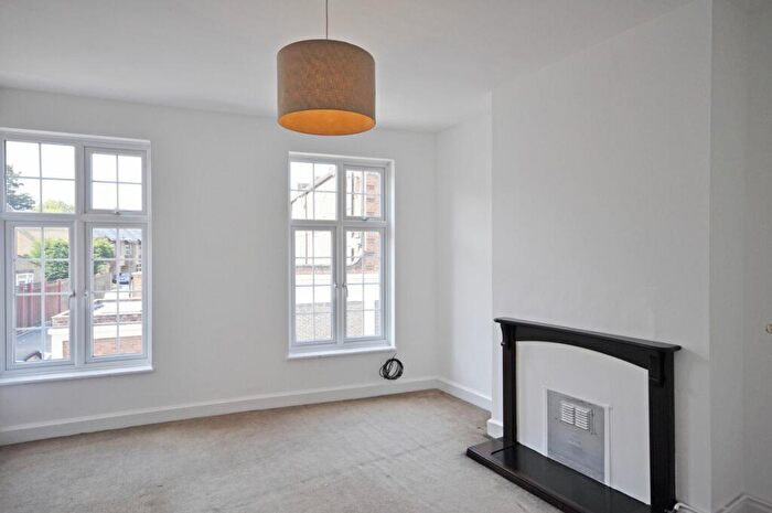 2 Bedroom Apartment To Rent In Penrhyn Crescent, Sheen, SW14
