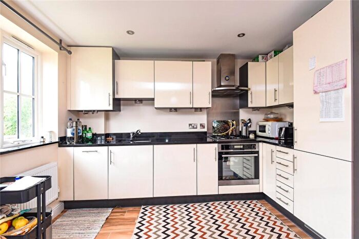 1 Bedroom Apartment To Rent In Osler Road, Headington, OX3