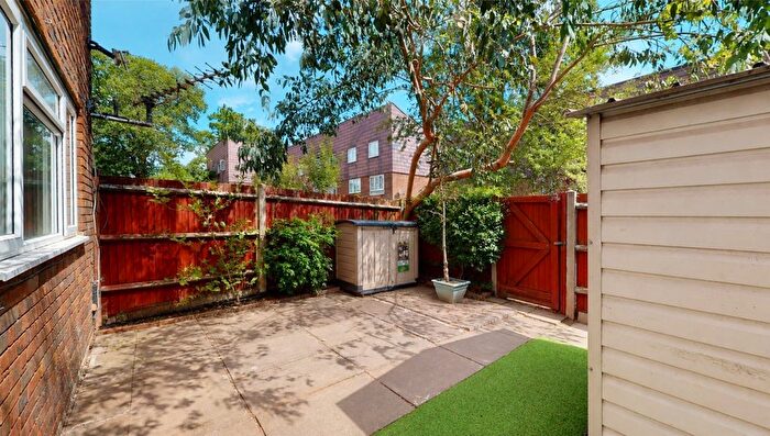 3 Bedroom Maisonette To Rent In James Bedford Close, Pinner, HA5