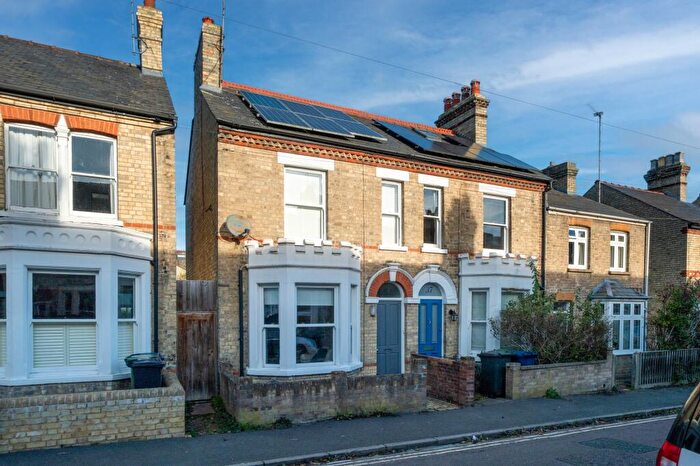 2 Bedroom End Of Terrace House For Sale In Marshall Road, Cambridge, CB1