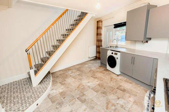 2 Bedroom Flat To Rent In Tockholes Road, Darwen, BB3