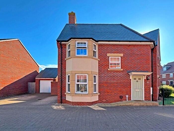 3 Bedroom Semi-Detached House For Sale In Coates Road, Biggleswade, SG18