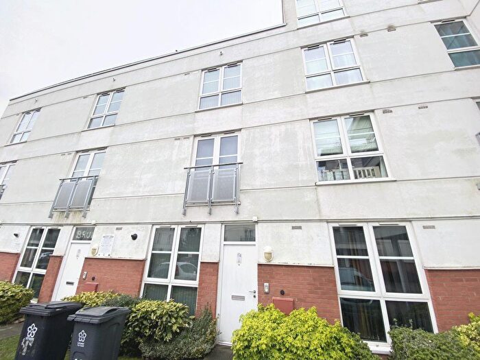 5 Bedroom Town House To Rent In Helmdon Road, Leicester, LE2