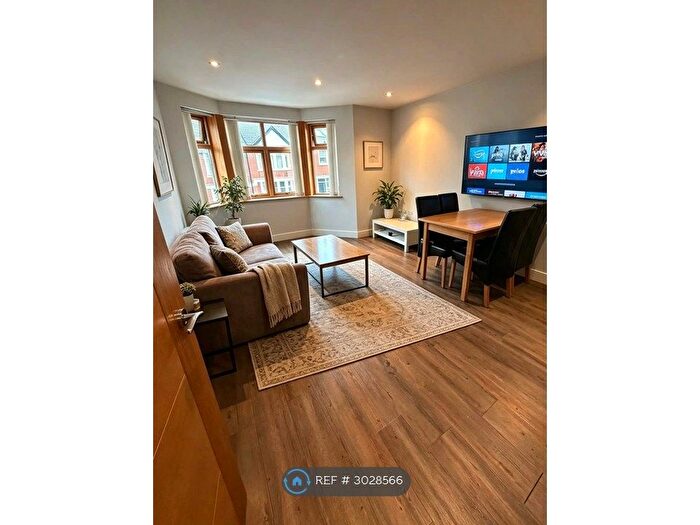 2 Bedroom Flat To Rent In Pentyrch Court, Cardiff, CF24