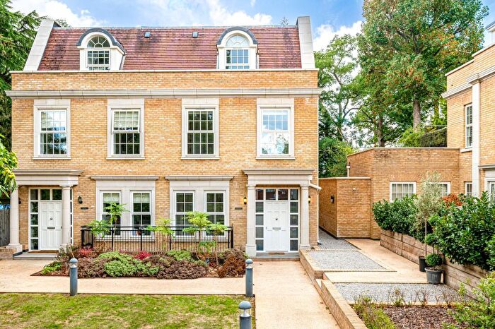 4 Bedroom Detached House For Sale In Ridgewood, Brooklands Road, Weybridge, Surrey, KT13