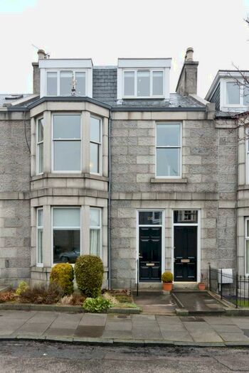 4 Bedroom Flat To Rent In Stanley Street, West End, Aberdeen, AB10