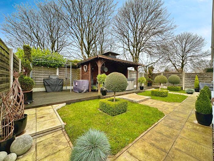 3 Bedroom Bungalow For Sale In Fulwood Close, Bury, BL8