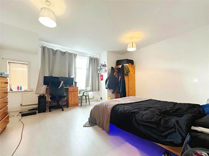 5 Bedroom Terraced House To Rent In Harborough Road, Southampton, Hampshire, SO15