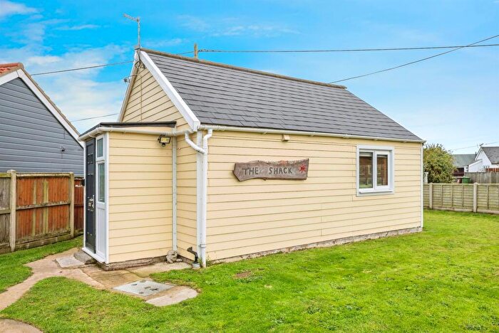 2 Bedroom Chalet For Sale In Church Lane, Eccles-On-Sea, Norwich, NR12